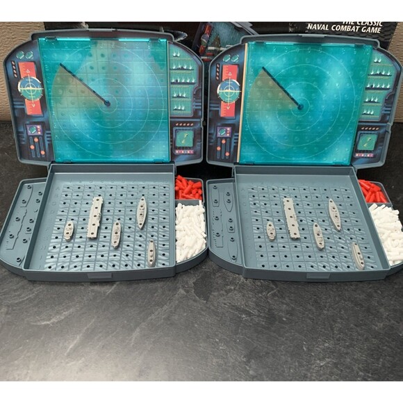Vintage 1998 Battleship Game The Classic Naval Combat Game Milton Bradley Hasbro - Picture 5 of 14